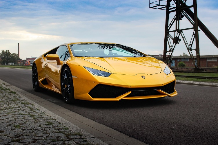 Features of latest Lamborghini Huracan