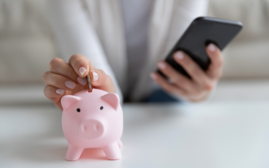 Use Your Phone as a Piggy Bank: The 10 Best Personal Finance Apps Use Your Phone as a Piggy Bank: The 10 Best Personal Finance Apps