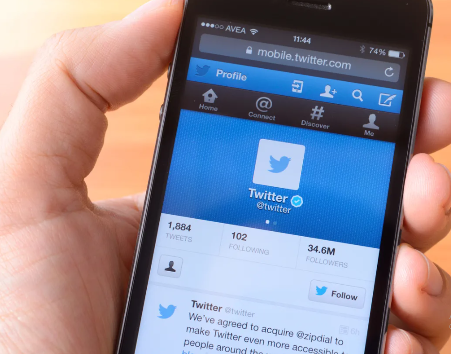 Twitter is making changes to the contrast on its buttons after complaints of eye strain