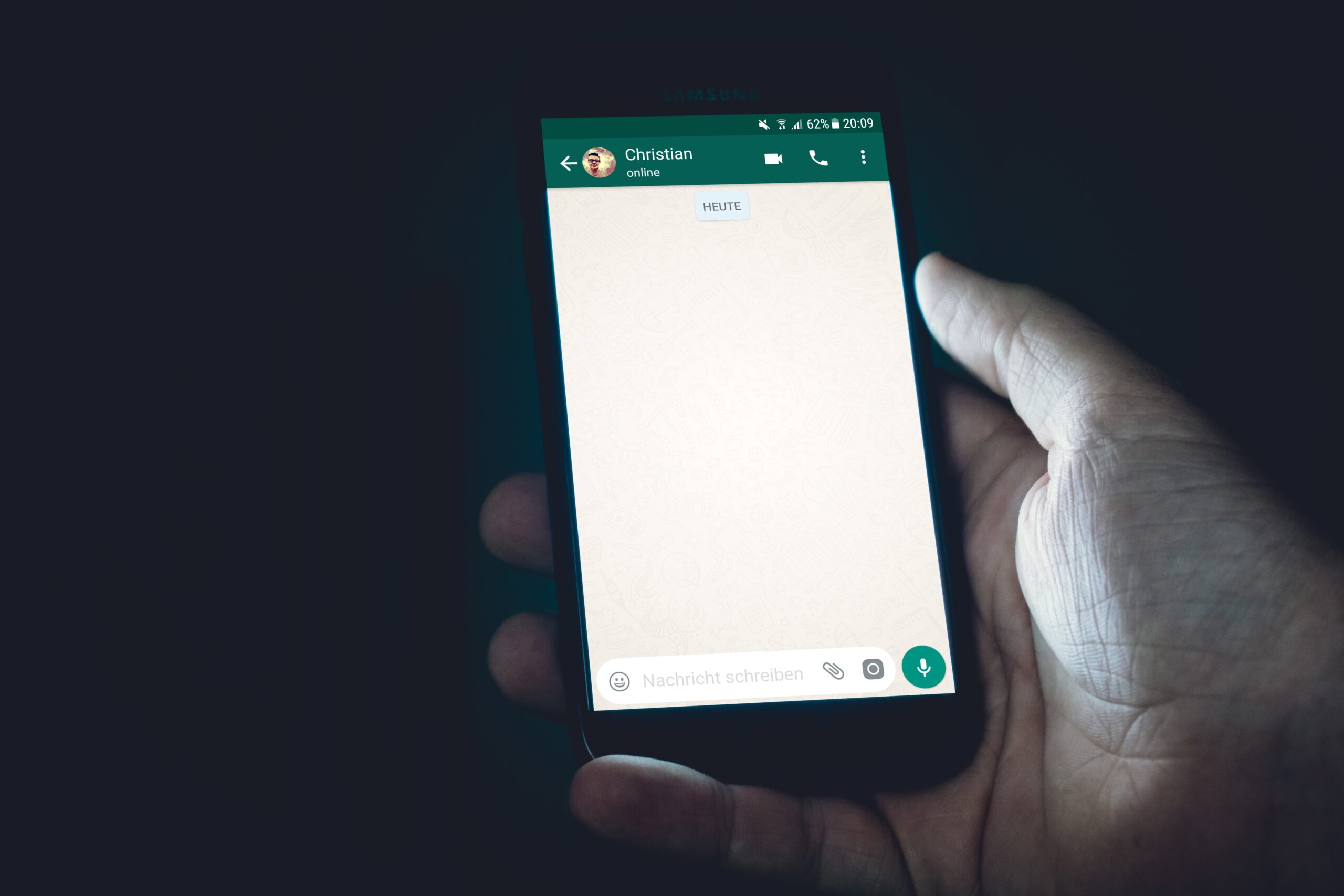 Tricks to know instantly where you park your car using Whatsapp Tricks to know instantly where you park your car using Whatsapp