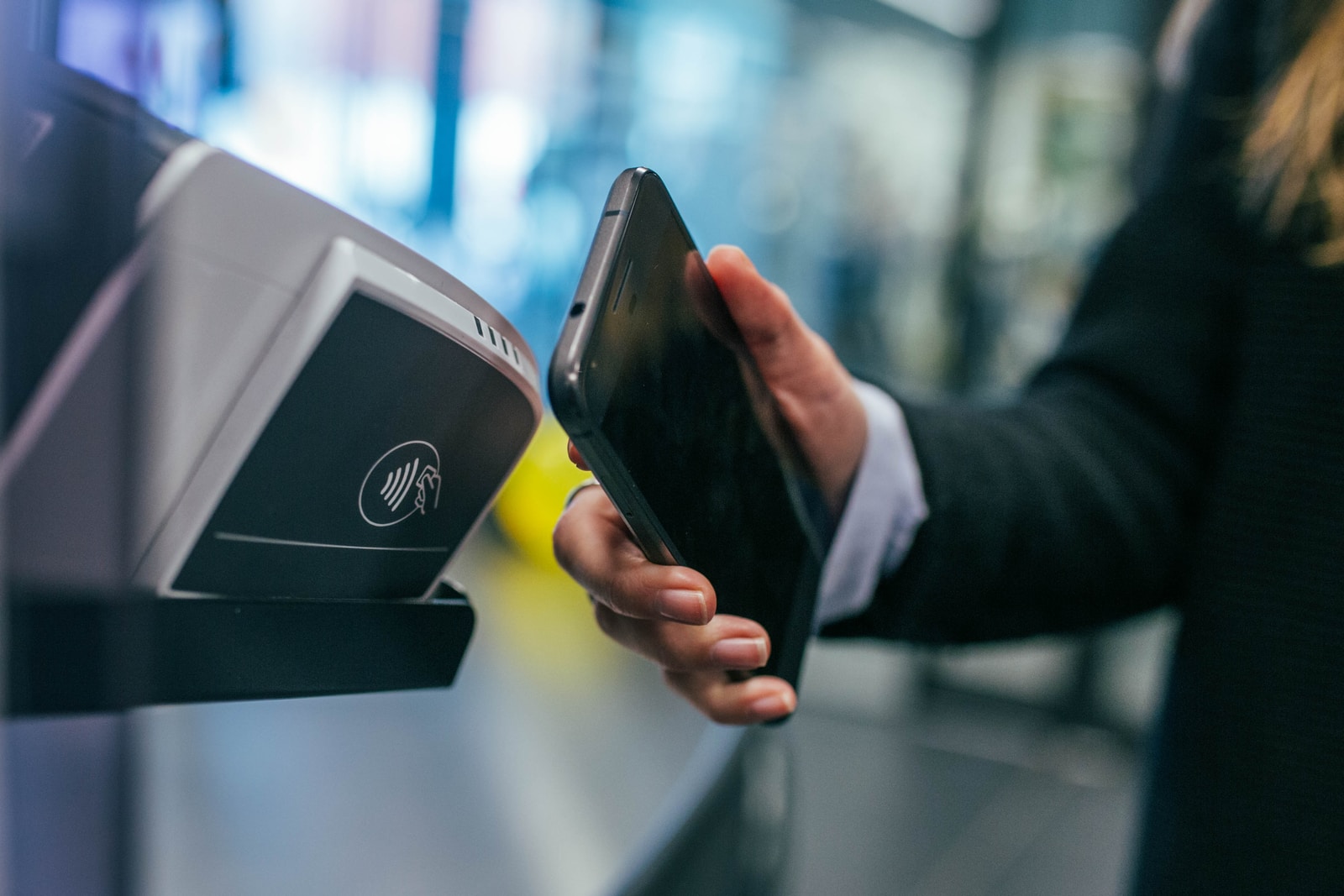 How to make contactless payments using Apple Pay on iPhone