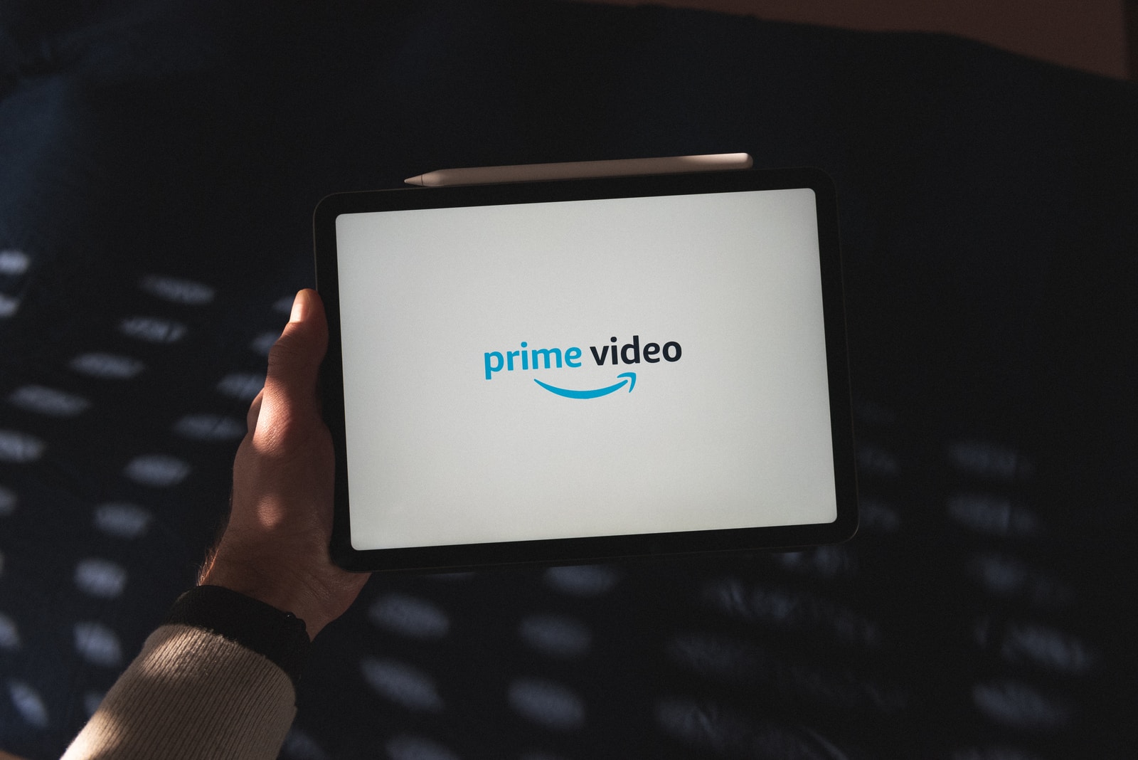 How many devices can be connected with Amazon Prime video?