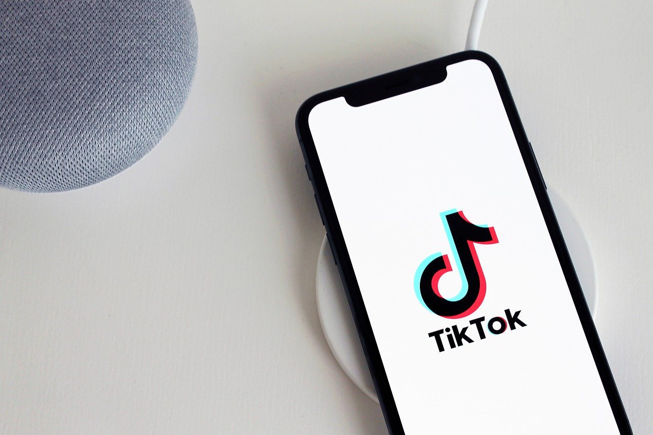 How to send private messages and notifications on TikTok