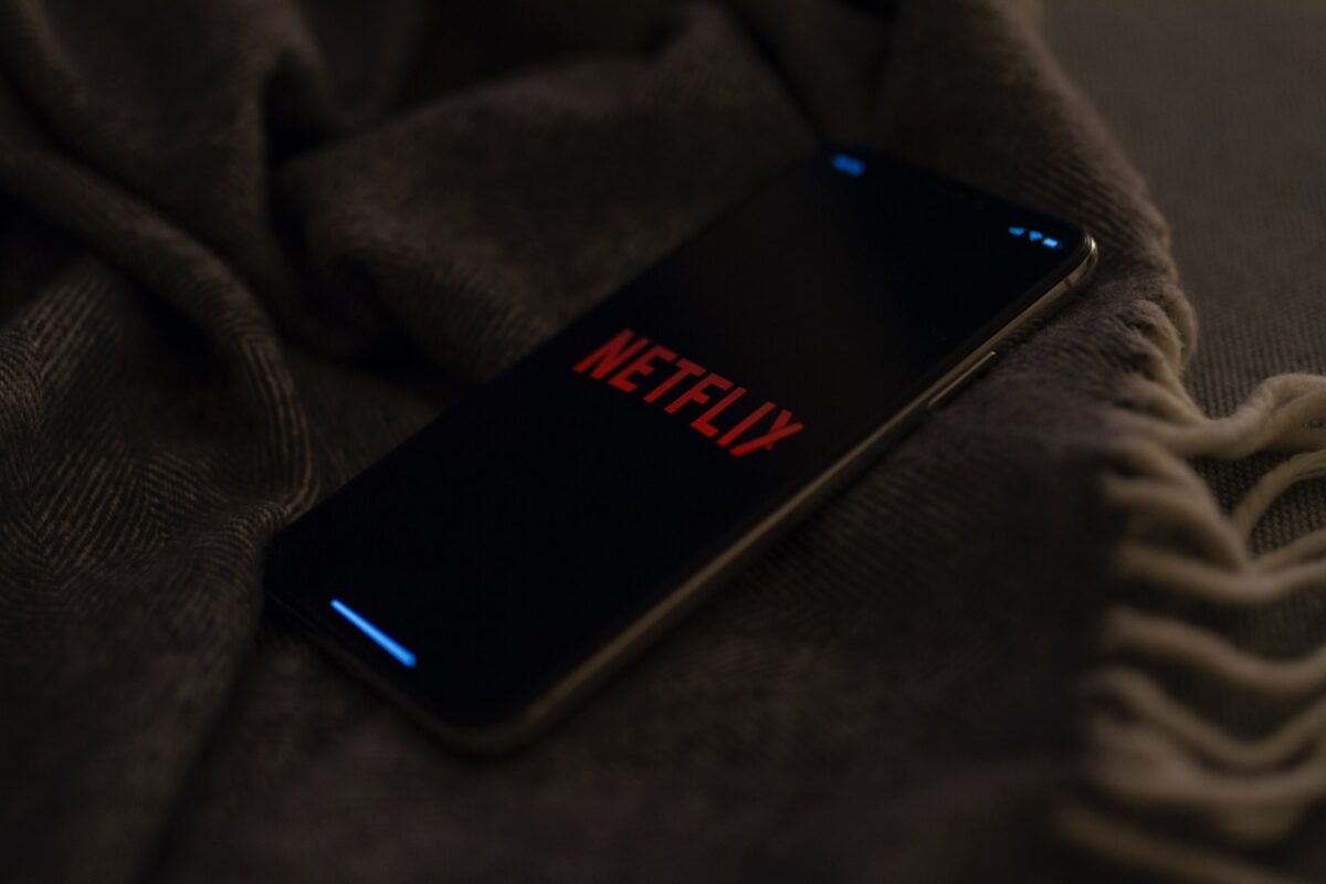 black android smartphone