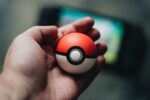 How to perform Curveball throws in Pokémon Go...