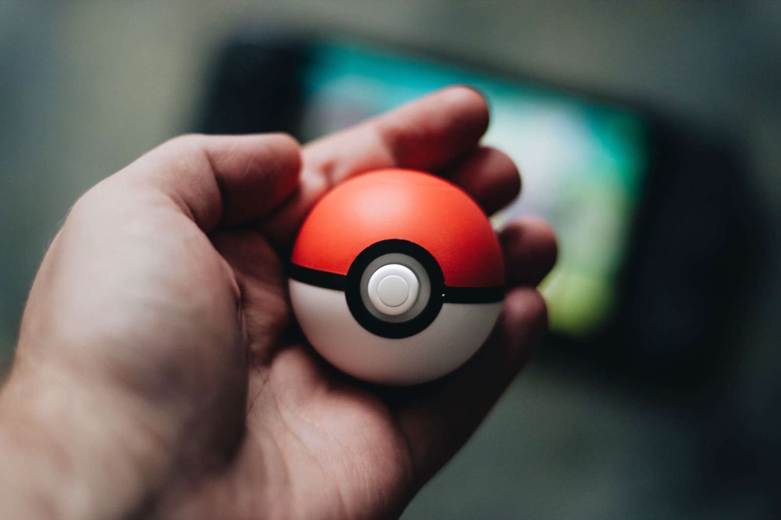 How to perform Curveball throws in Pokémon Go How to perform Curveball throws in Pokémon Go