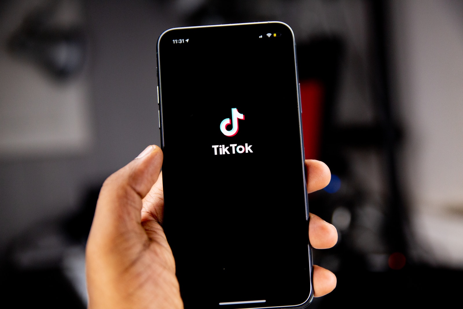 How to stitch a video on TikTok How to stitch a video on TikTok