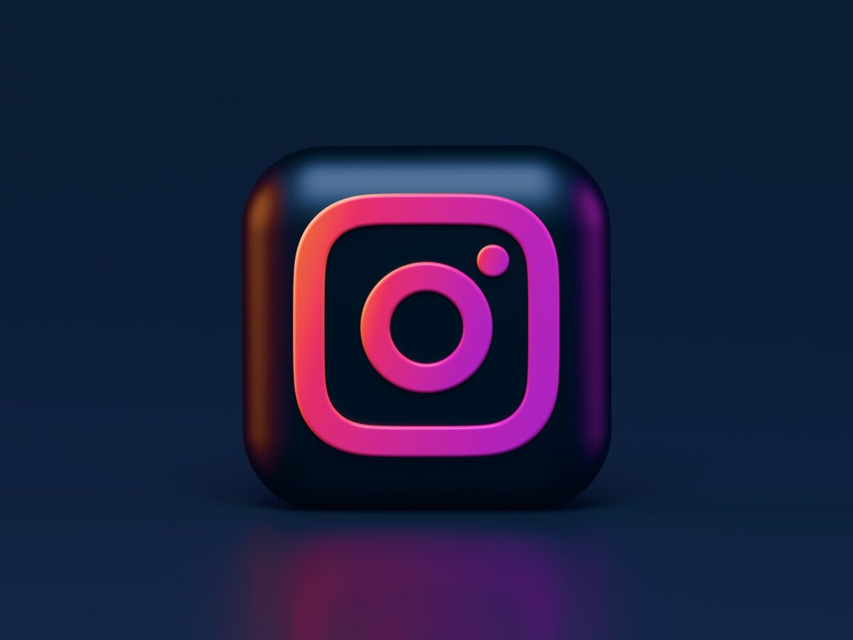 How to download Instagram videos and photos to iPhone Camera Roll
