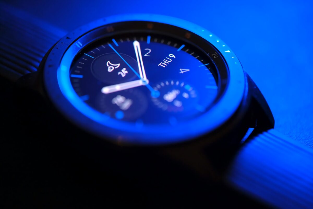How to put Google Assistant on Galaxy Watch 4?