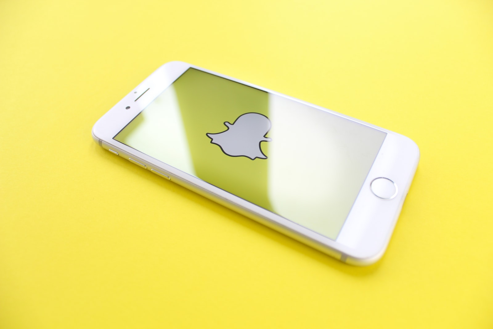 How to shop on Amazon from the Snapchat camera How to shop on Amazon from the Snapchat camera