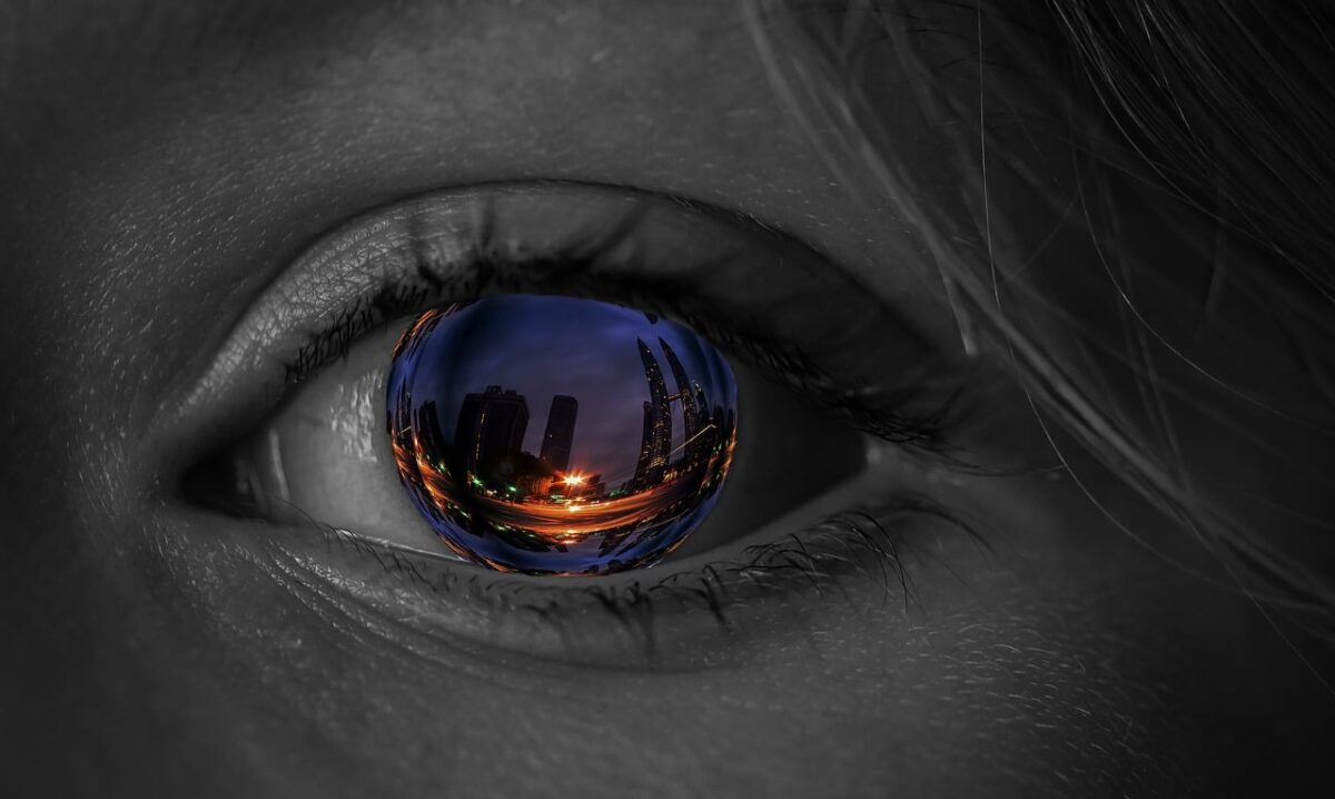 Virtual Reality: Exploring New Frontiers in Immersive Technology