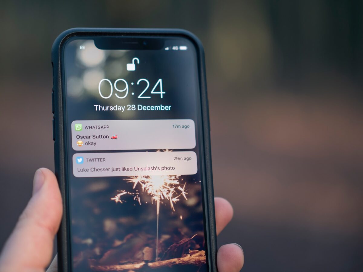 Can you Know Who is Watching if You are Online on WhatsApp?